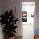 En